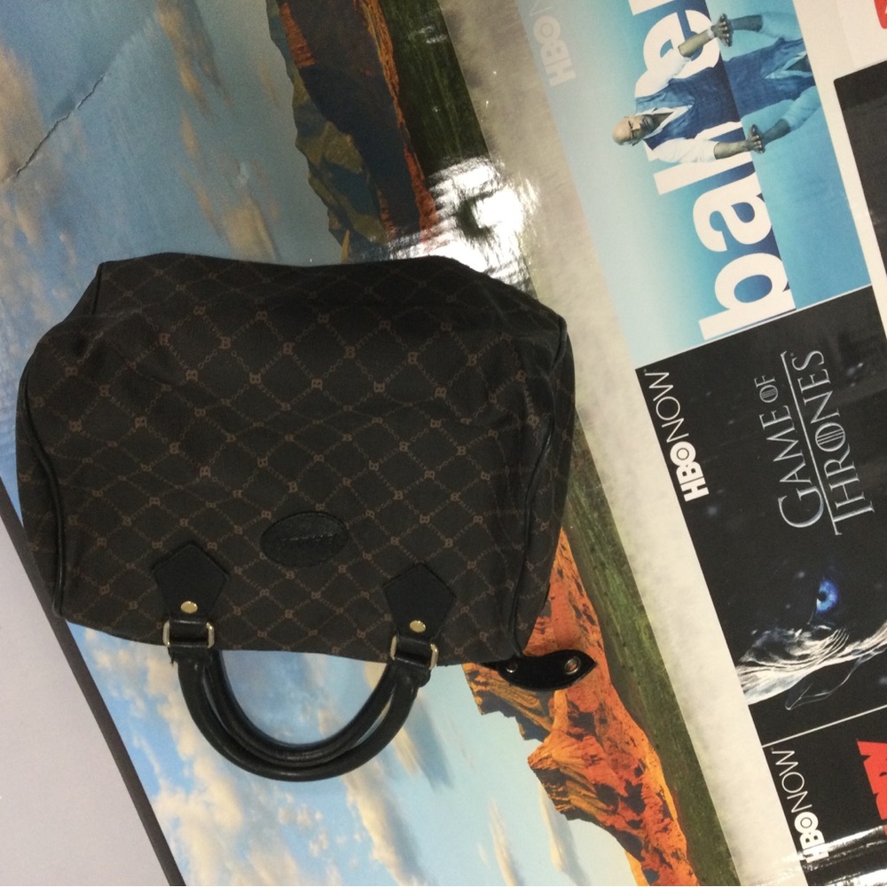 Stylish Brown Geometric Tote with Black Handles